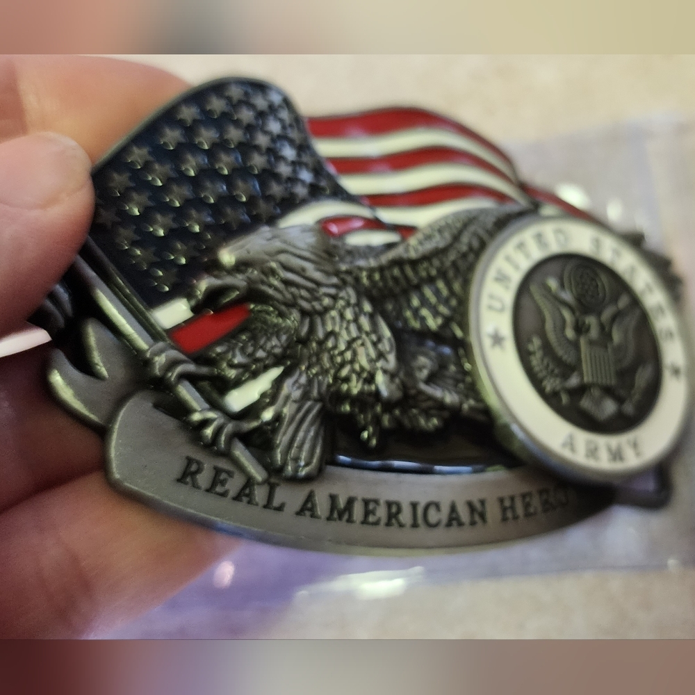 New U.S. Army belt buckle.  Other military branches available